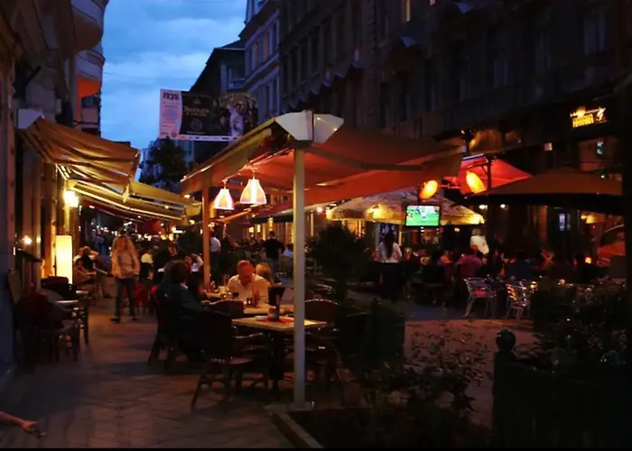 Charming In The Heart Of Budapeşte